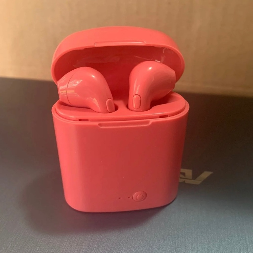 BRAND NEW CORAL PINK WIRELESS HEADPHONES i7s